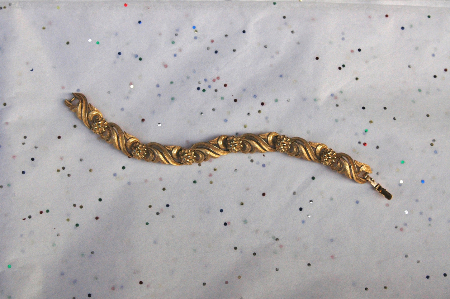 Vintage Avon Floral Gold Tone Bracelet