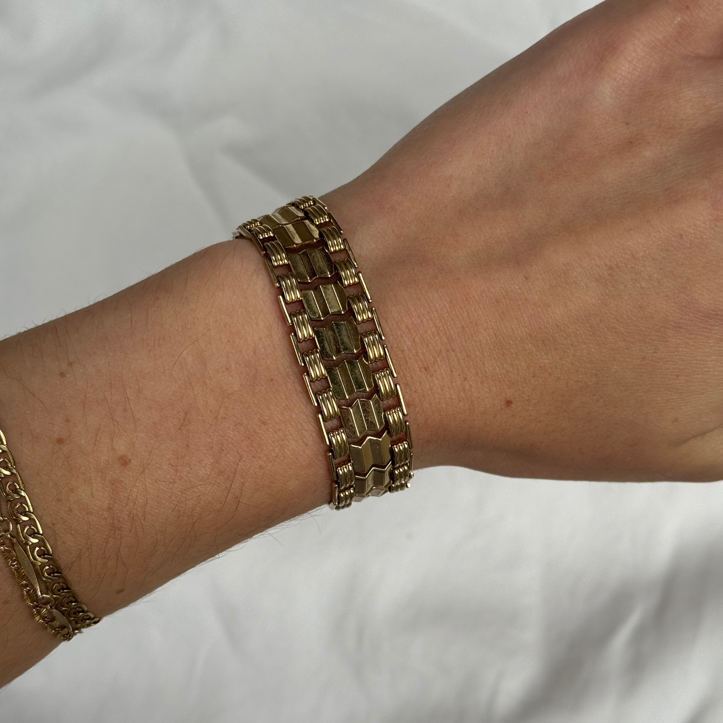 Vintage 1950s-1960s Sarah Coventry Gold Tone Bracelet