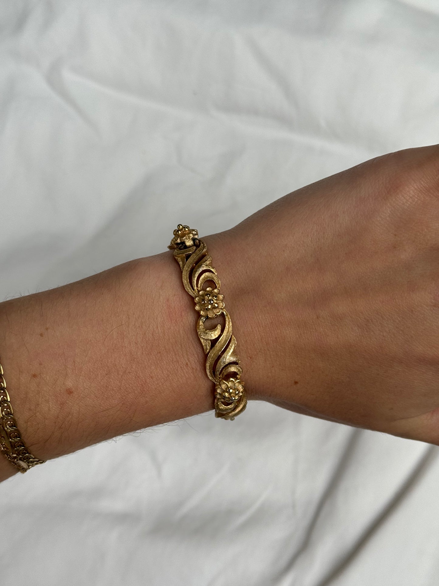 Vintage Avon Floral Gold Tone Bracelet