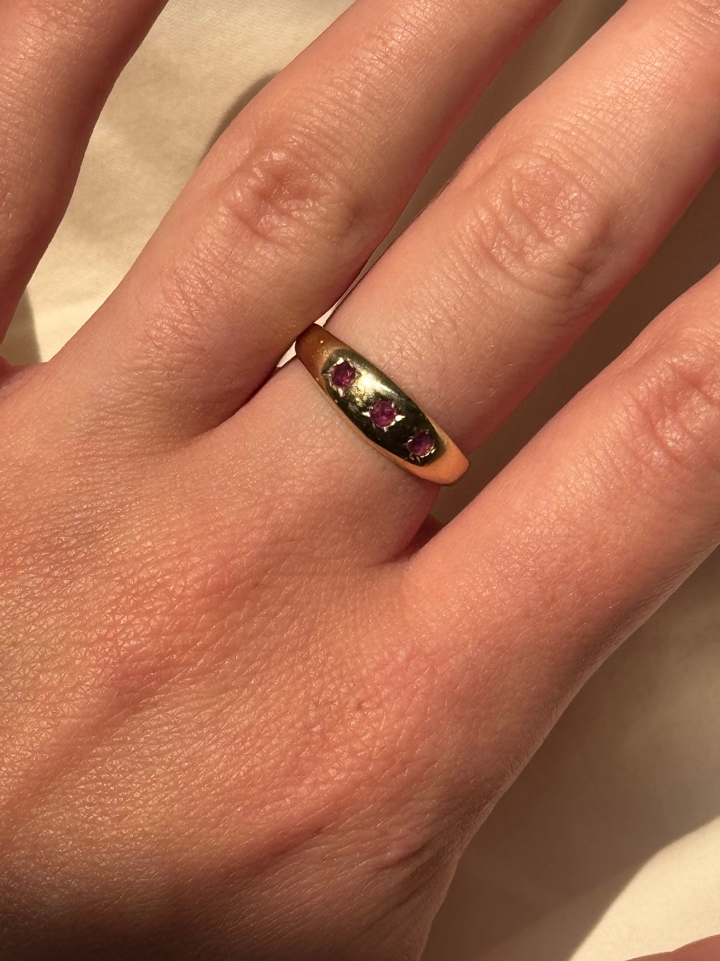 Vintage 9k Gold Ruby Gypsy Ring
