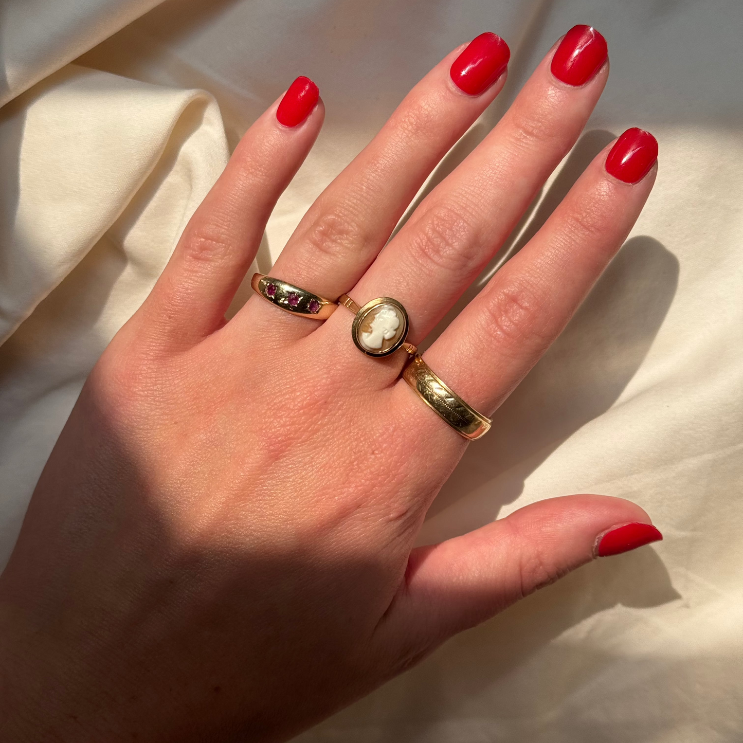 Vintage 9k English Gold Cameo Ring