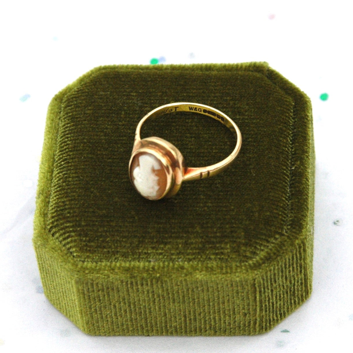 Vintage 9k English Gold Cameo Ring