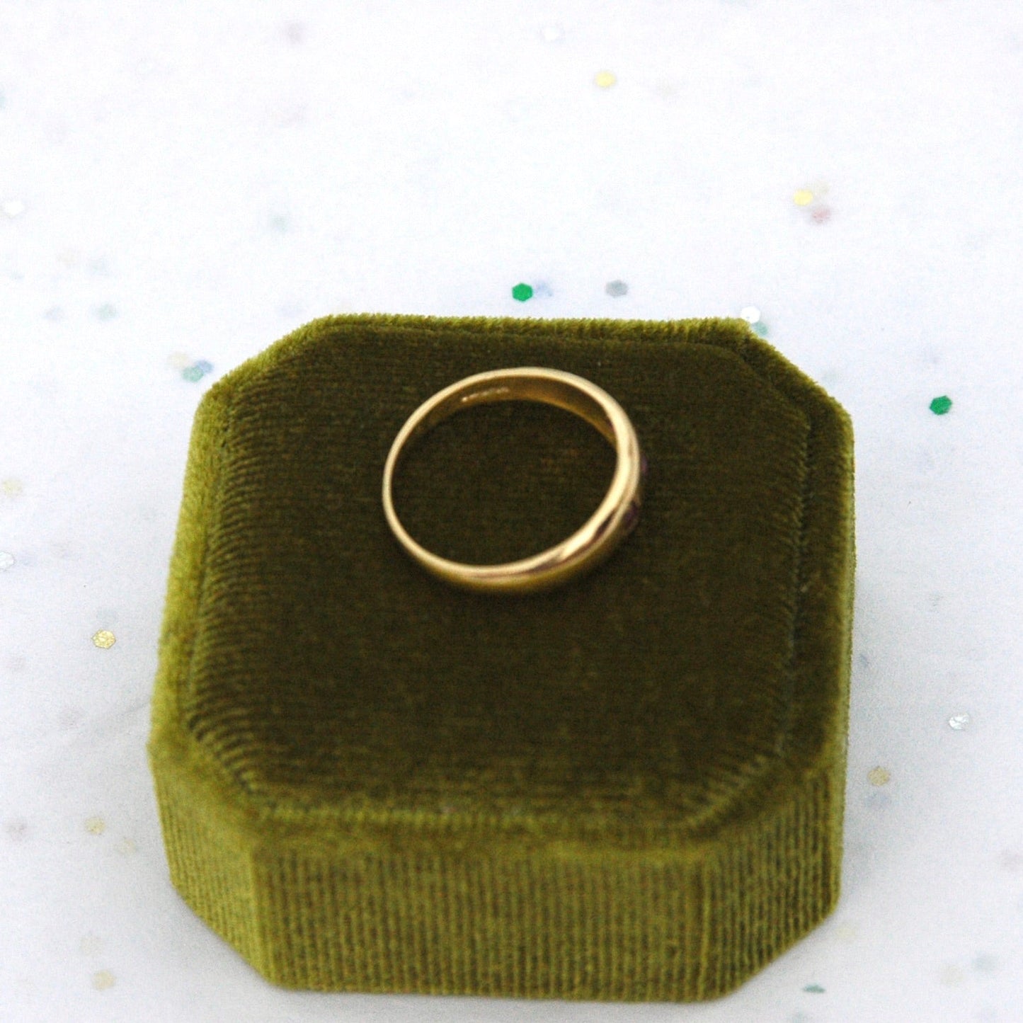 Vintage 9k Gold Ruby Gypsy Ring