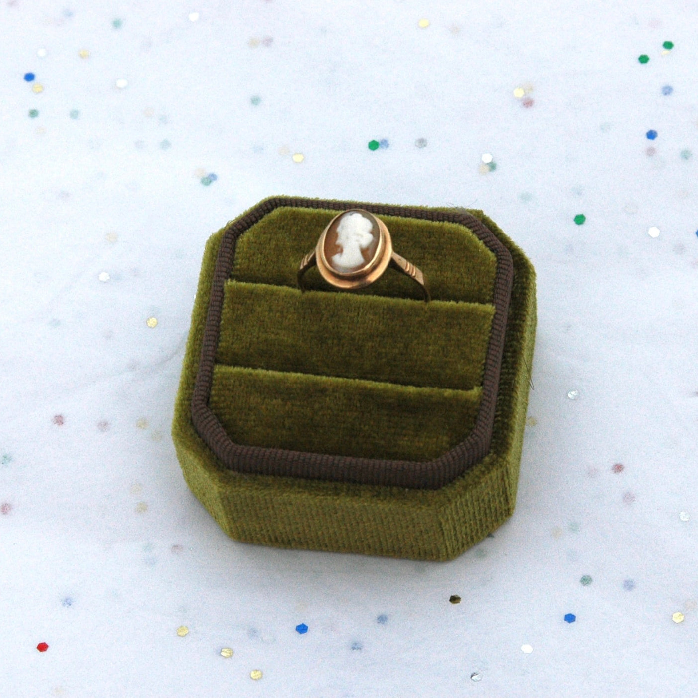 Vintage 9k English Gold Cameo Ring