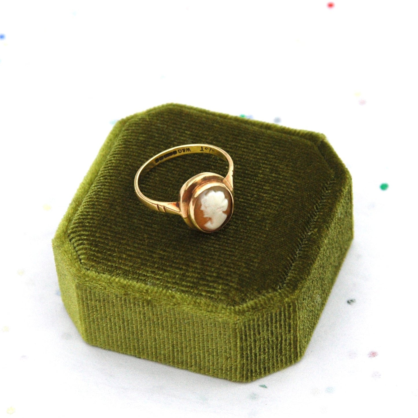 Vintage 9k English Gold Cameo Ring